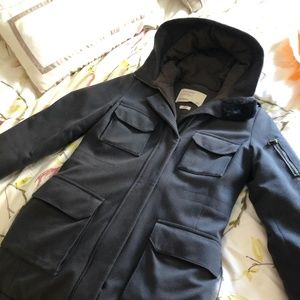 Aritzia Community Earth Expedition Parka Medium